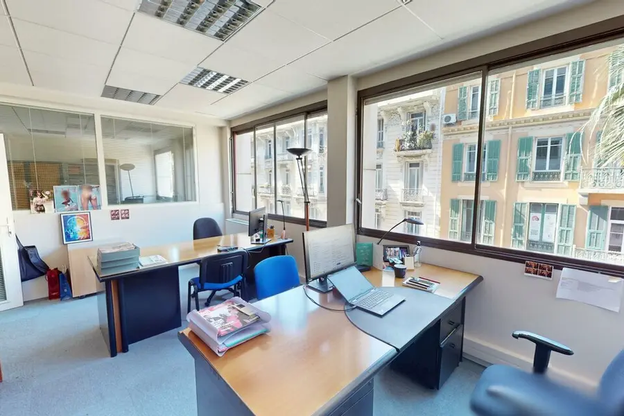 Bureau à louer - Nice (06000) - 77 m² - 1 670 €/mois