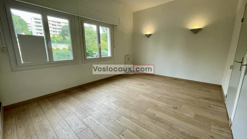 Bureau à vendre - Cagnes-Sur-Mer (06800) - 75 m²