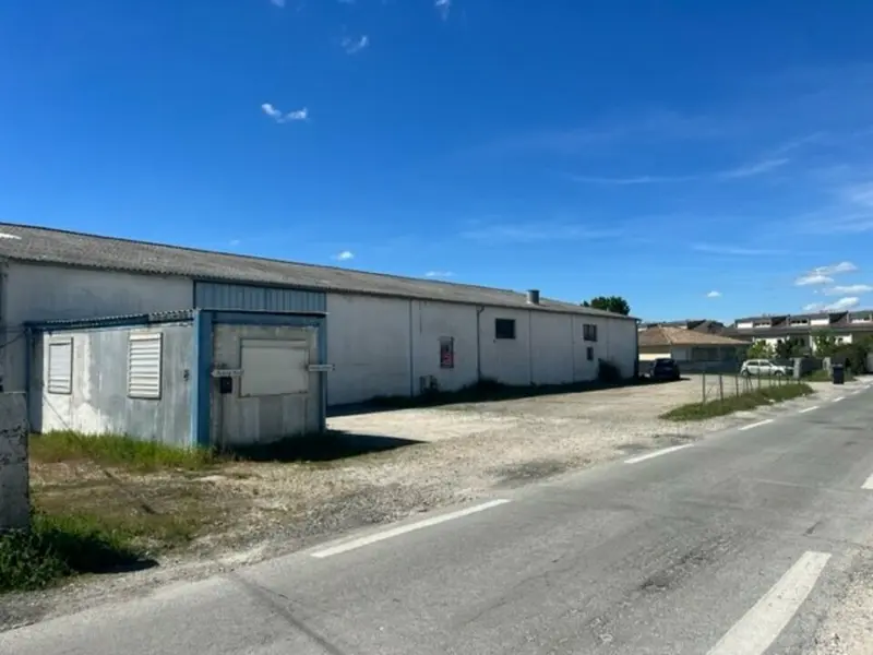 Entrepôt / Activité à louer - Ambarès-Et-Lagrave (33440) - 800 m² - 2 466 €/mois
