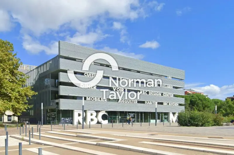 A louer Local commercial  723m² Montpellier