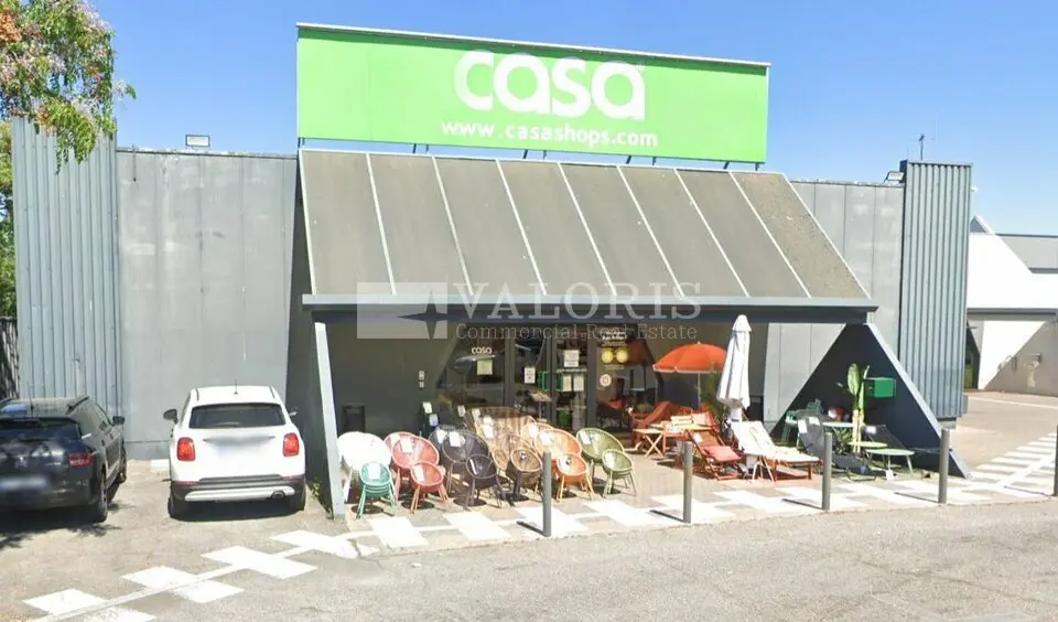 A louer Local commercial  422m² Istres