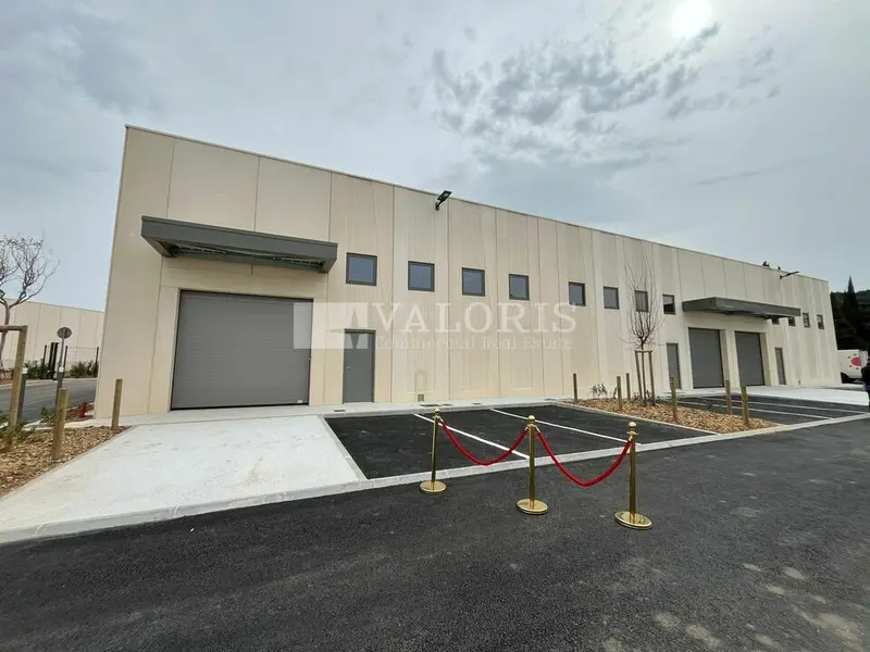 Entrepôt / Activité à vendre - Les Pennes-Mirabeau (13170) - 811 m² - 1 583 3...