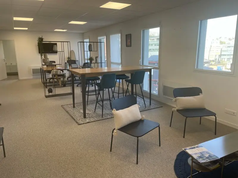 A LOUER - BUREAUX 100 M2- BREST PORT 