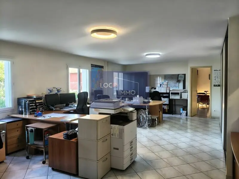 Entrepôt de 2880 m² à louer à Marmande