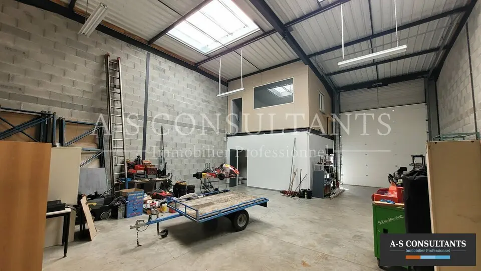 Entrepôt / Activité à louer - Toussieu (69780) - 150 m² - 1 290 €/mois