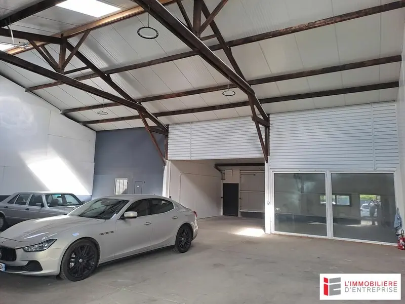 LOCATION LOCAL D'ACTIVITÉ  250 m²  SAINT-ARMEL