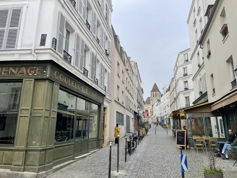 24 couverts + 16 en terrasse - Extraction - tout petit loyer