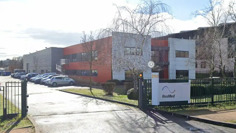 A vendre Locaux d'activité 1794m² Saint-Priest