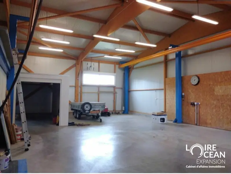 A vendre Locaux d'activité 395m² Le Loroux-Bottereau