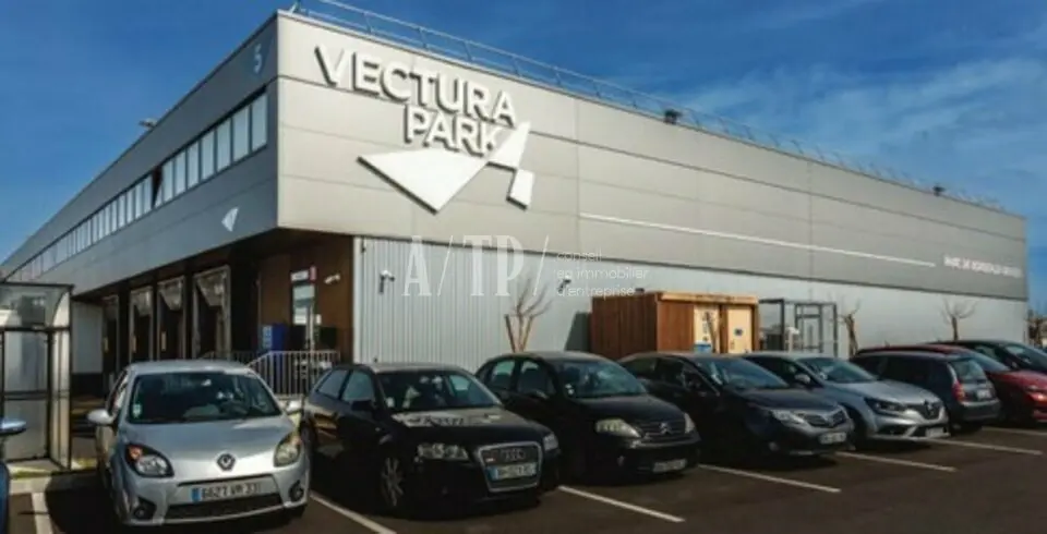 Entrepôt / Activité à louer - Bruges (33520) - 231 m² - 1 350 €/mois