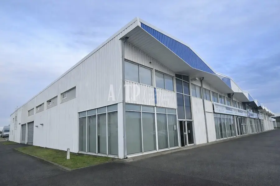 Entrepôt / Activité à louer - Bordeaux (33300) - 500 m² - 4 200 €/mois