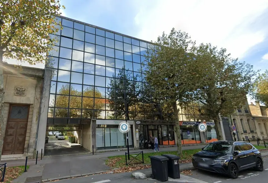 Bureau à louer - Bordeaux (33300) - 105 m² - 1 400 €/mois