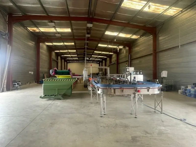 Entrepôt / Activité à louer - Bègles (33130) - 900 m² - 6 500 €/mois