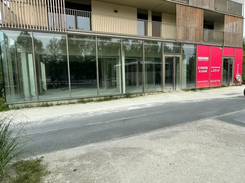 Local Commercial à vendre - Bruges (33520) - 225 m²