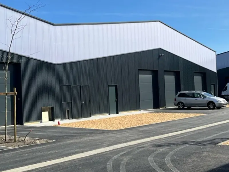 LOCAL D'ACTIVITE ARTISANALE A LOUER MERIGNAC BEAUDESERT