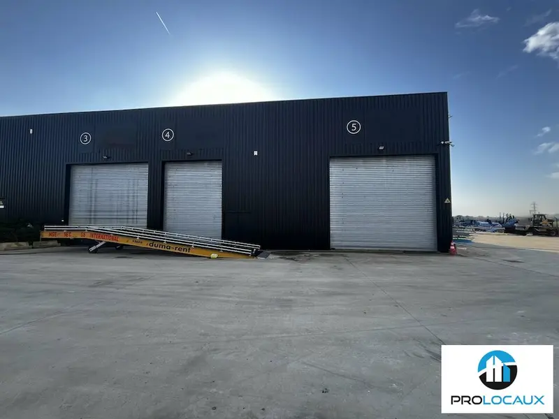 A louer Locaux d'activité 1520m² Canly