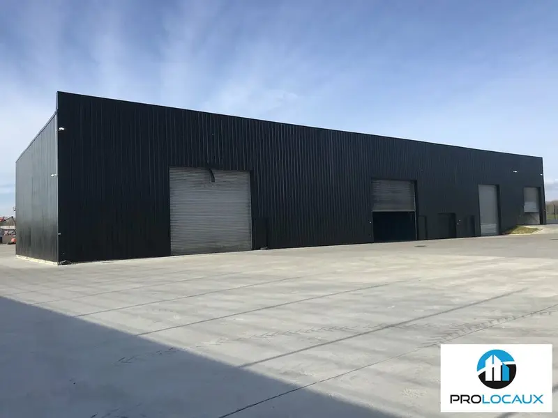 A louer Locaux d'activité 325m² Canly