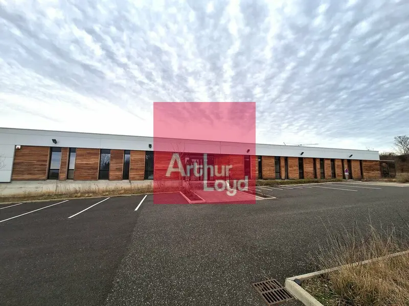 CHATEL GUYON A VENDRE BUREAUX - BATIMENT INDEPENDANT- 414M²