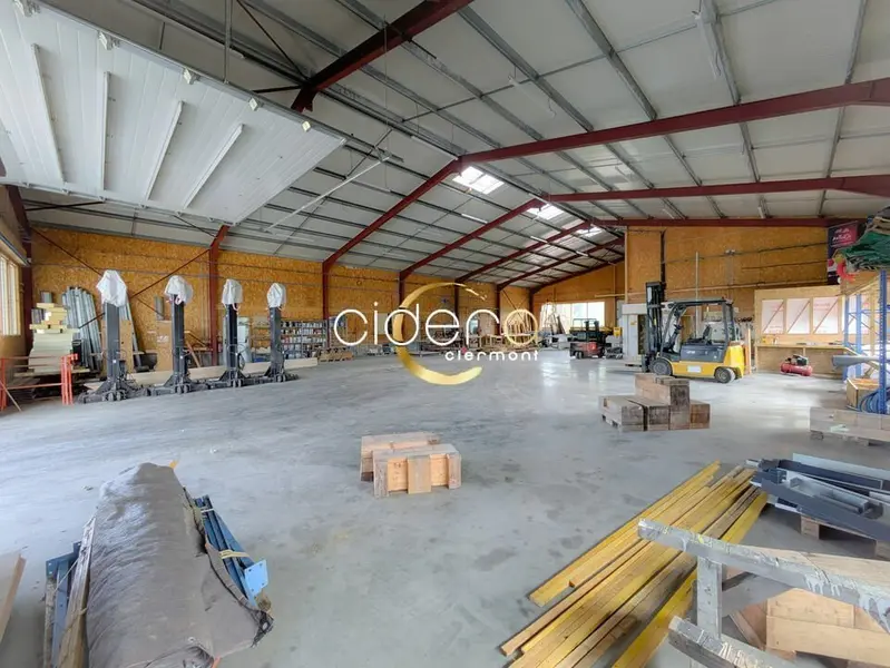 A vendre Locaux d'activité 1000m² Bourbon-l'Archambault