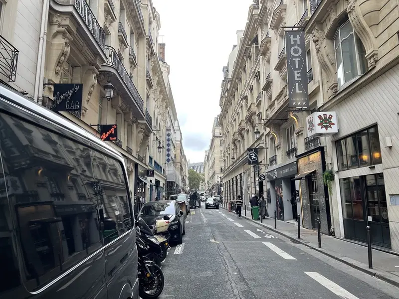 Fonds de commerce à vendre - Restauration - Paris 02 (75002) - 708 200 €